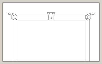 An illustration shows how to install blinds that are wide with an auxiliary bracket between the two edge brackets