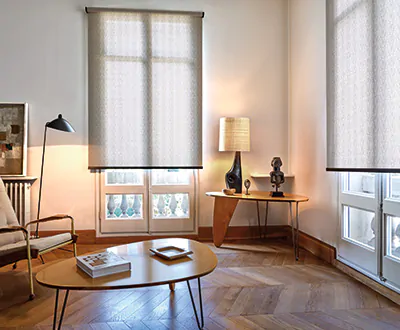 Roller Shades made of Tea Leaves in Brown are a great alternative to Scandinavian curtains in a modern lounge
